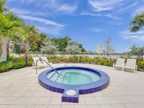 20281 E Country Club Dr 607, Aventura FL 33180