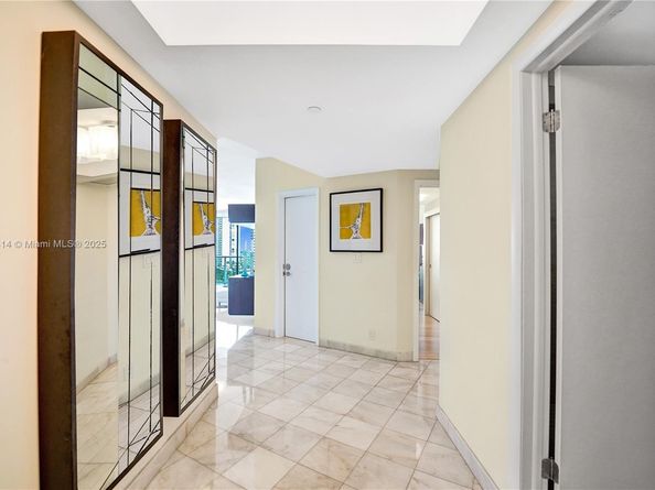 20281 E Country Club Dr 607, Aventura FL 33180