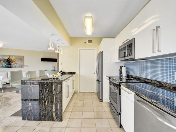 20281 E Country Club Dr 607, Aventura FL 33180