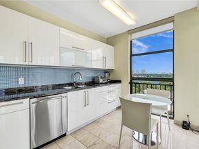 20281 E Country Club Dr 607, Aventura FL 33180