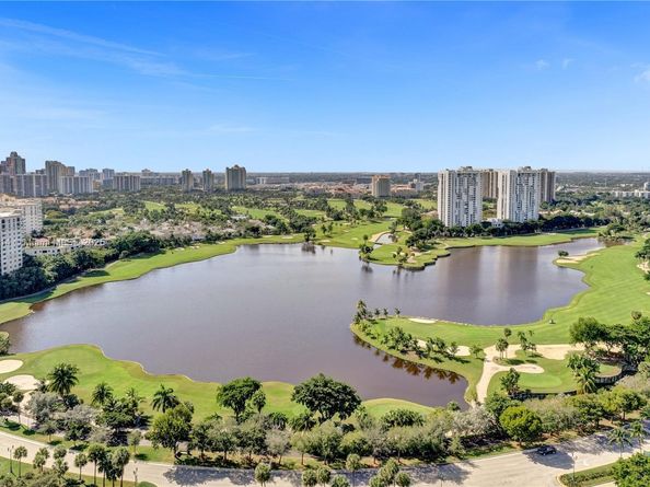 20281 E Country Club Dr 607, Aventura FL 33180