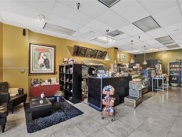 20281 E Country Club Dr 607, Aventura FL 33180