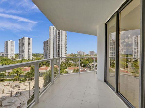 20281 E Country Club Dr 607, Aventura FL 33180