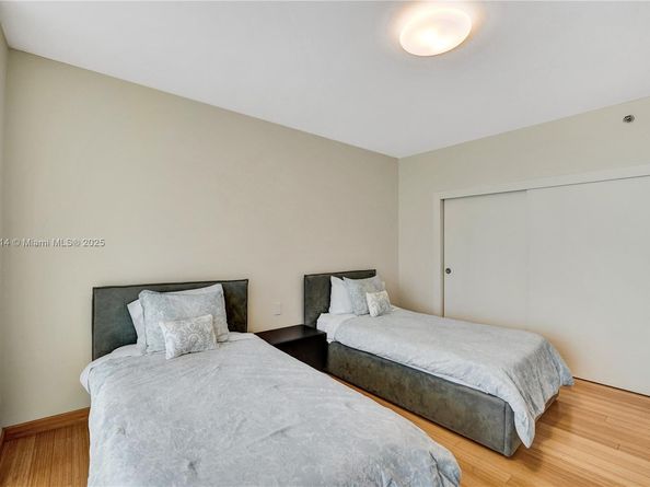 20281 E Country Club Dr 607, Aventura FL 33180