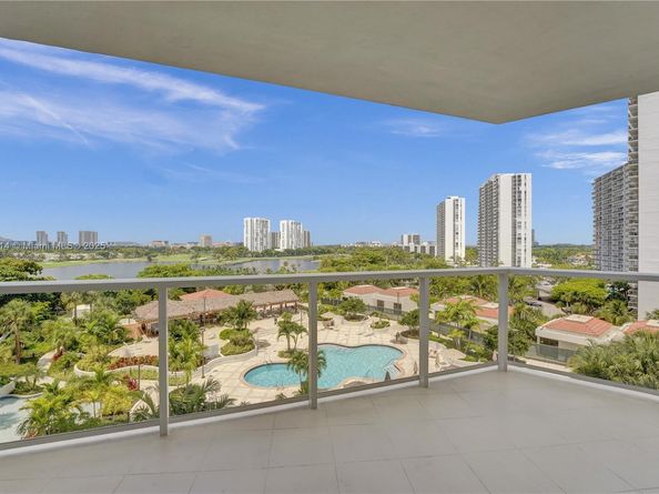 20281 E Country Club Dr 607, Aventura FL 33180
