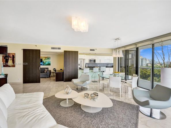 20281 E Country Club Dr 607, Aventura FL 33180