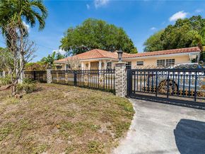 85 NW 165th St, Miami FL 33169