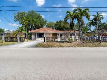 85 NW 165th St