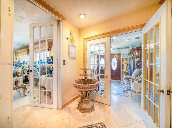 85 NW 165th St, Miami FL 33169