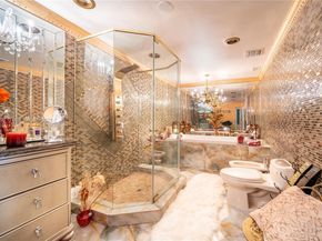 85 NW 165th St, Miami FL 33169