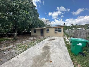 18020 NW 2nd Pl, Miami Gardens FL 33169