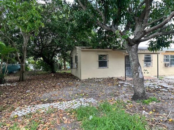 18020 NW 2nd Pl, Miami Gardens FL 33169