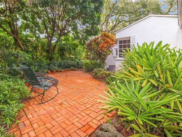 2607 N Greenway Dr, Coral Gables FL 33134