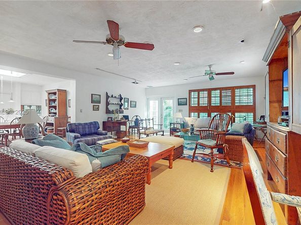 2607 N Greenway Dr, Coral Gables FL 33134