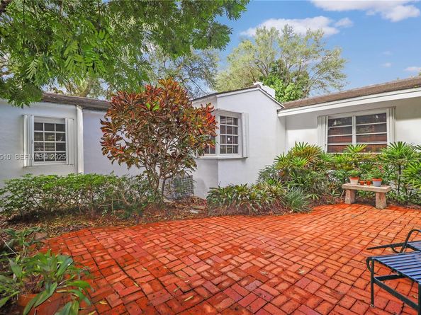 2607 N Greenway Dr, Coral Gables FL 33134