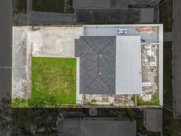 875 E 8th St, Hialeah FL 33010