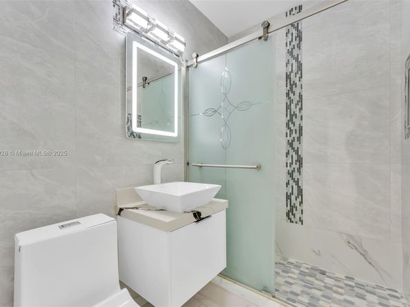 875 E 8th St, Hialeah FL 33010