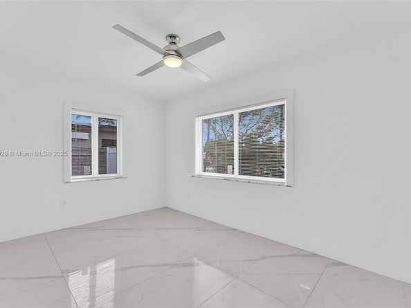 875 E 8th St, Hialeah FL 33010