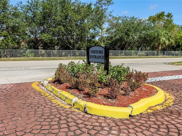 446 SW 113th Way 446, Pembroke Pines FL 33025