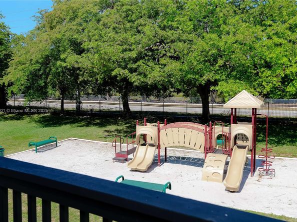 446 SW 113th Way 446, Pembroke Pines FL 33025