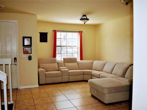 8873 W 35th Ln, Hialeah FL 33018