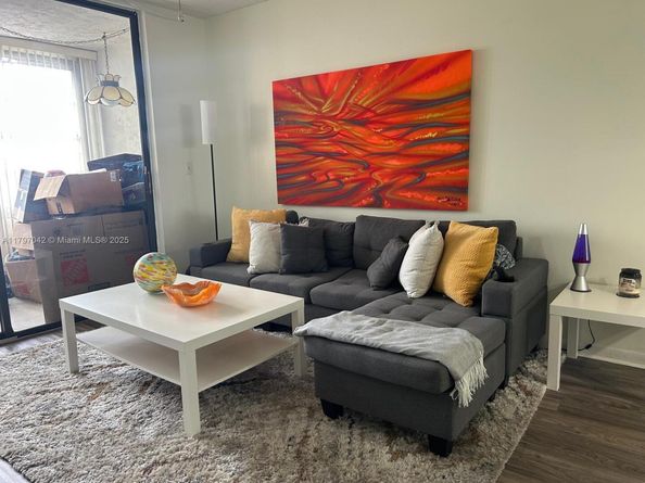 2851 Somerset Dr 307, Lauderdale Lakes FL 33311