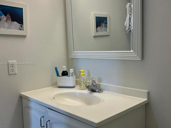 2851 Somerset Dr 307, Lauderdale Lakes FL 33311