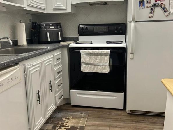2851 Somerset Dr 307, Lauderdale Lakes FL 33311