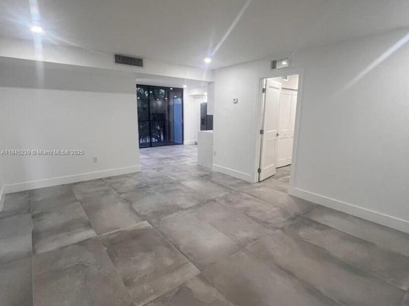 8600 SW 133 Ave Rd 319, Miami FL 33183