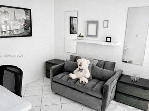 2101 Atlantic Shores Blvd 108, Hallandale Beach FL 33009