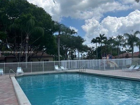 16141 Emerald Cove Rd, Weston FL 33331