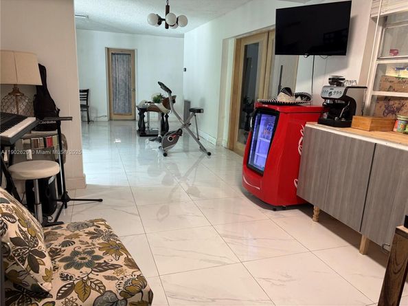 10610 SW 128th Ave, Miami FL 33186