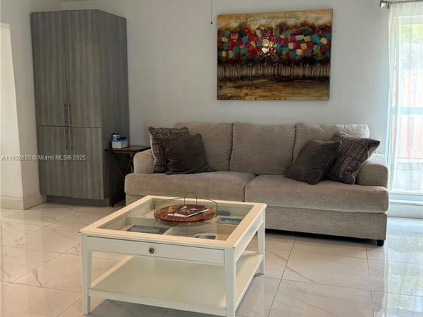 10610 SW 128th Ave, Miami FL 33186