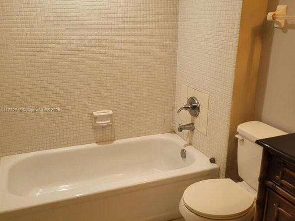 113 Royal Park Dr 2H, Oakland Park FL 33309