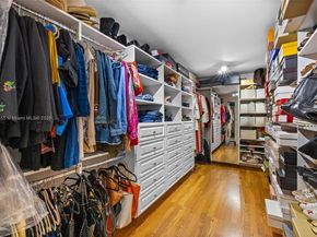 5860 Pine Tree Dr, Miami Beach FL 33140