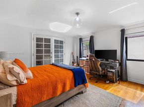 5860 Pine Tree Dr, Miami Beach FL 33140