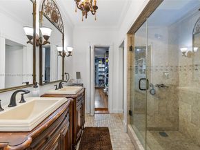 5860 Pine Tree Dr, Miami Beach FL 33140