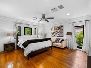 5860 Pine Tree Dr, Miami Beach FL 33140