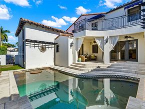 5860 Pine Tree Dr, Miami Beach FL 33140