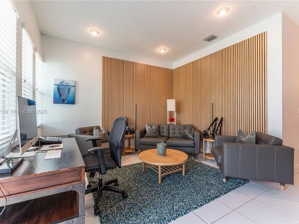 13946 S Cypress Cove Cir, Davie FL 33325