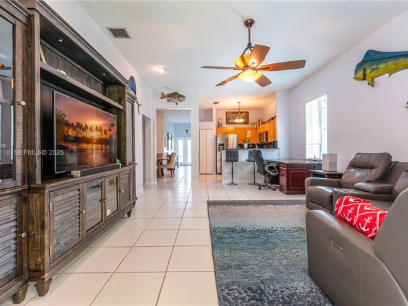 13946 S Cypress Cove Cir, Davie FL 33325