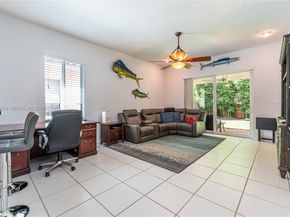 13946 S Cypress Cove Cir, Davie FL 33325