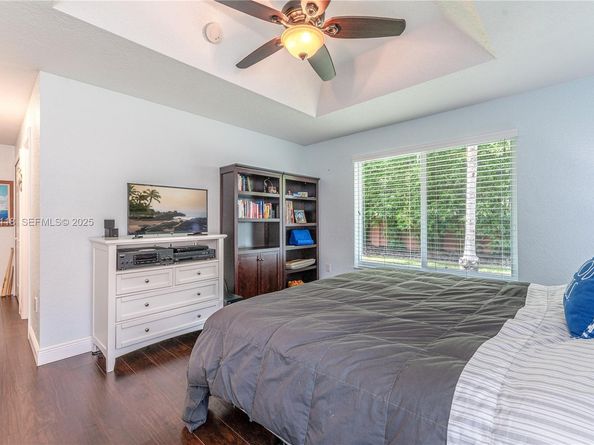 13946 S Cypress Cove Cir, Davie FL 33325