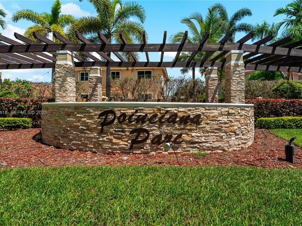 13946 S Cypress Cove Cir, Davie FL 33325