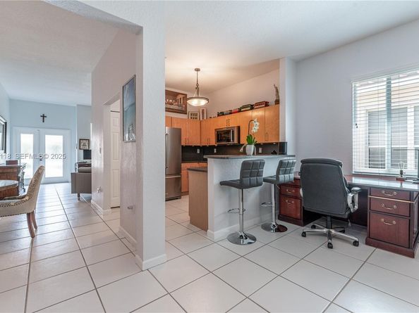 13946 S Cypress Cove Cir, Davie FL 33325