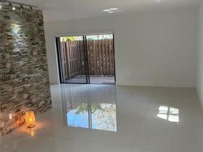 11543 SW 109th Rd 24B, Miami FL 33176