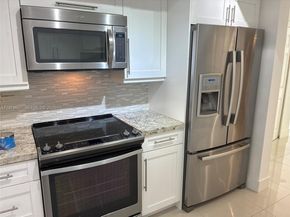 11543 SW 109th Rd 24B, Miami FL 33176