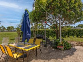 5712 White Hickory Cir, Tamarac FL 33319