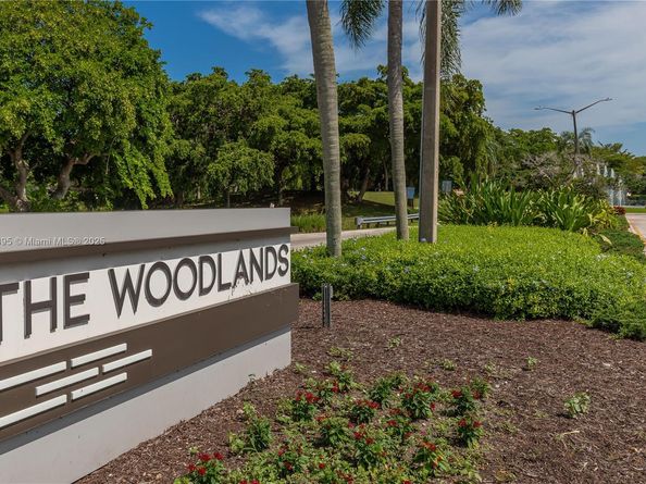 5712 White Hickory Cir, Tamarac FL 33319