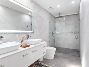 5712 White Hickory Cir, Tamarac FL 33319